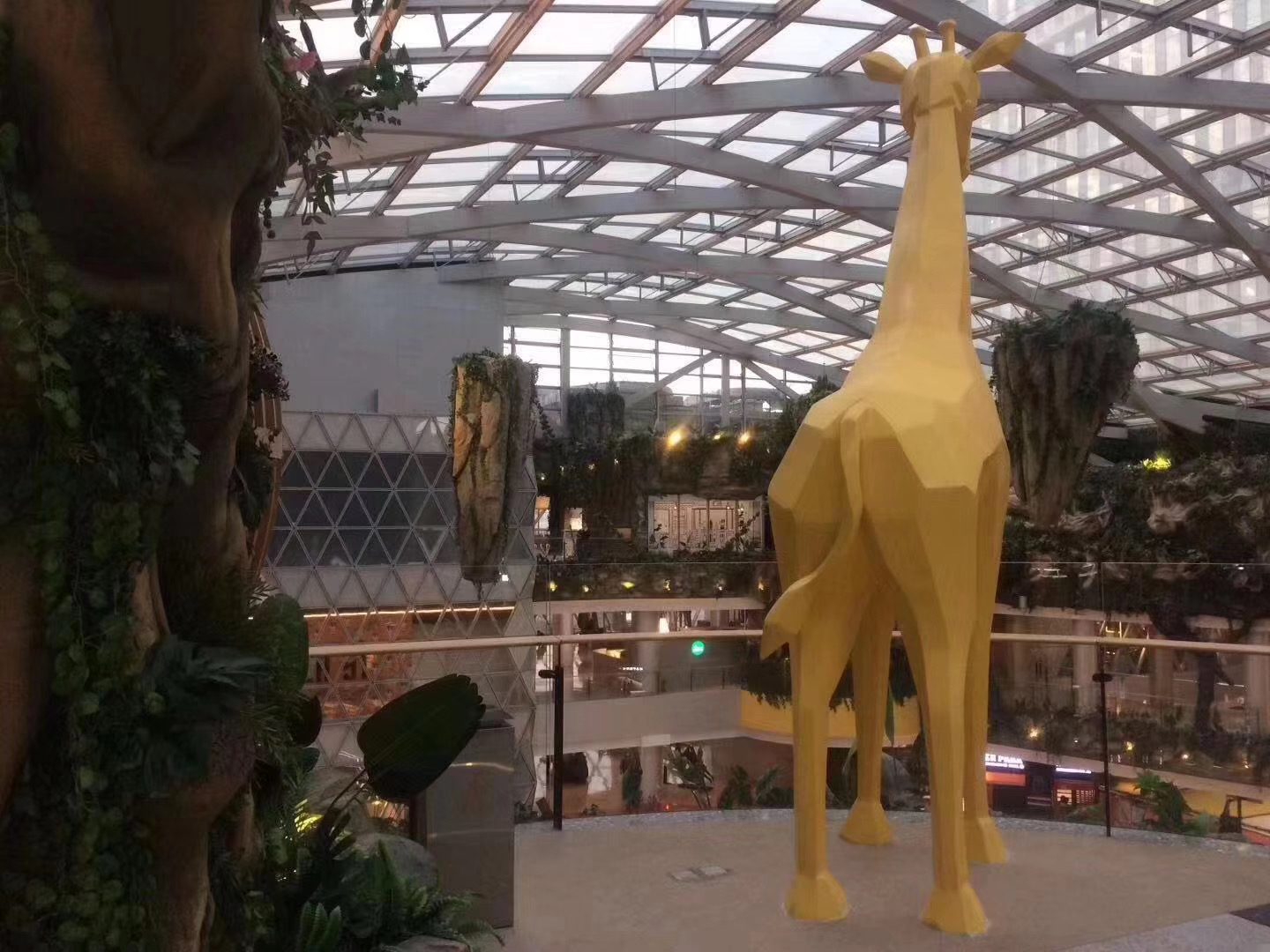 玻璃鋼動物長頸鹿雕塑